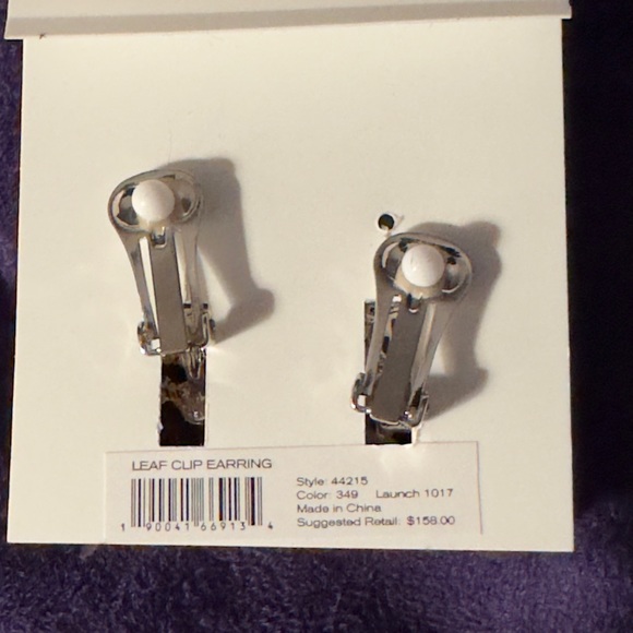 Tory Burch Kenneth Lane Leaf Clip On Earrings Green and Silver NWT - Picture 2 of 2